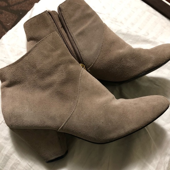 Dolce Vita booties - super comfy and cute - Picture 2 of 4